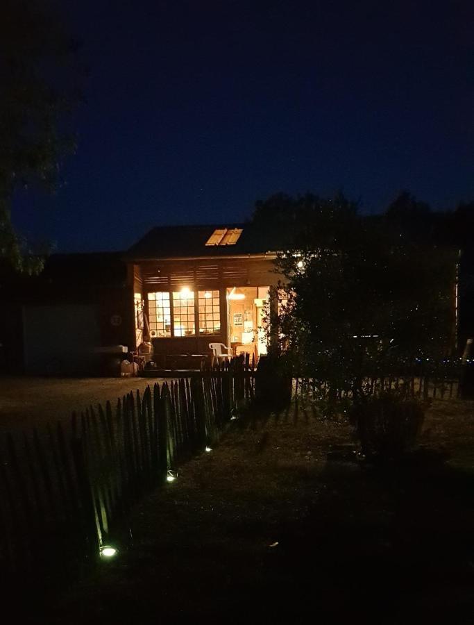 Camping La Petite Houmee Curzay-sur-Vonne Екстериор снимка