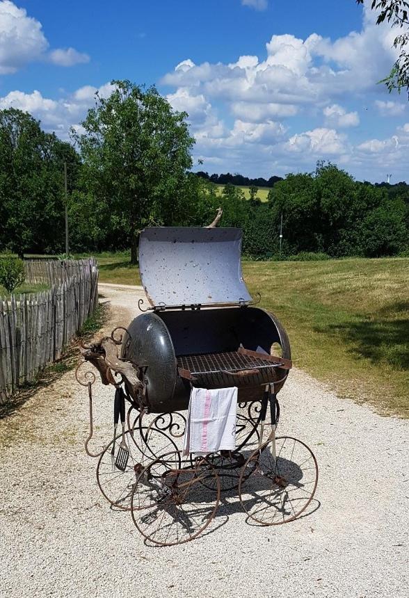 Camping La Petite Houmee Curzay-sur-Vonne Екстериор снимка