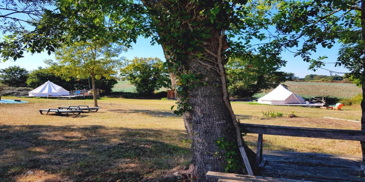 Camping La Petite Houmee Curzay-sur-Vonne Екстериор снимка