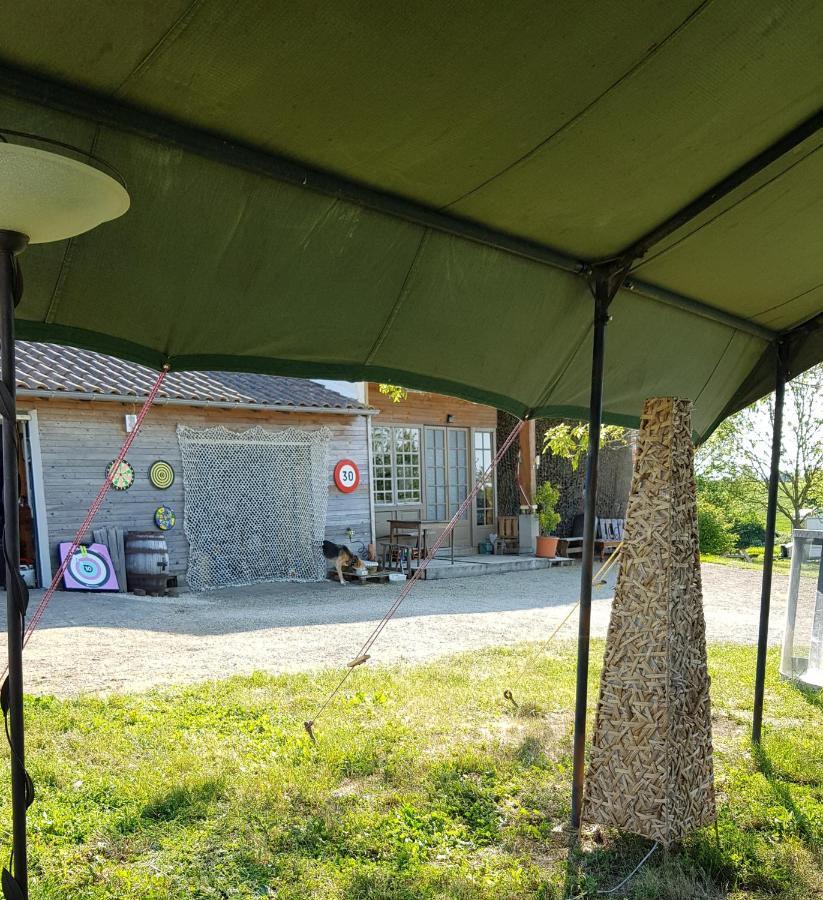Camping La Petite Houmee Curzay-sur-Vonne Екстериор снимка